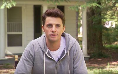 04stoker_on_set_interview.jpg
